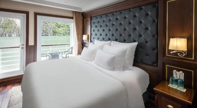 Двухместный номер Deluxe с балконом Paradise Elegance Cruise Halong