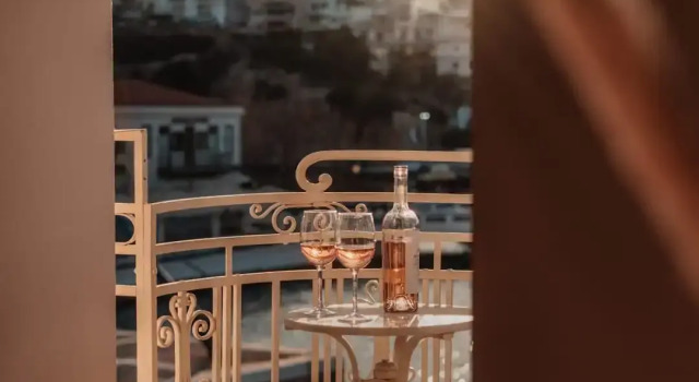 Люкс с балконом Luxury Suites by Lato