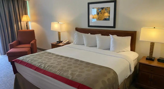 Двухместный номер Ramada by Wyndham Albuquerque Midtown