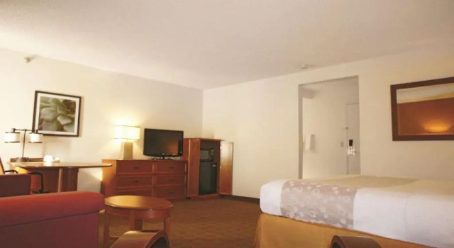 Двухместный люкс Deluxe La Quinta Inn Kansas City North