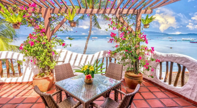 Четырёхместный люкс Premier с видом на море Atlantis Dive Resort Puerto Galera