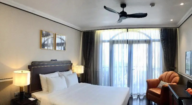 Номер Standard Hotel du Monde Art