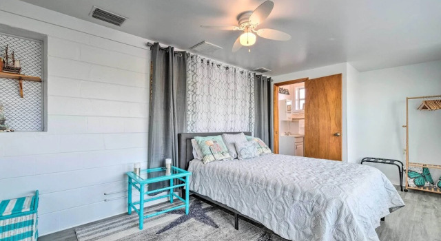 Canalfront Hudson Home W/private Dock & Yard!, 预订 度假屋 哈得孙 佛罗里达州