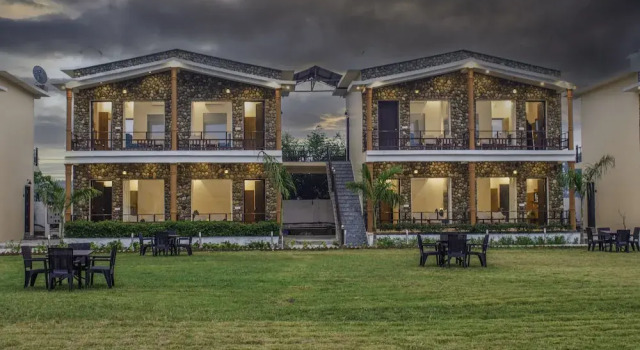 Corbett Green Retreat Resort, Rezervovat Lázně / Resort Nainital Uttarakhand