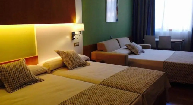 Трёхместный номер Standard Hotel Boutique Museo Burgos