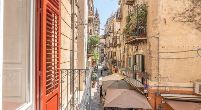 Il Cortile Degli Aragonesi by Wonderful Italy