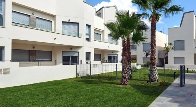 Orange Holiday Housing - Villa Amalia 34, Забронировать Вилла Коттеджи Торревьеха, Коттедж