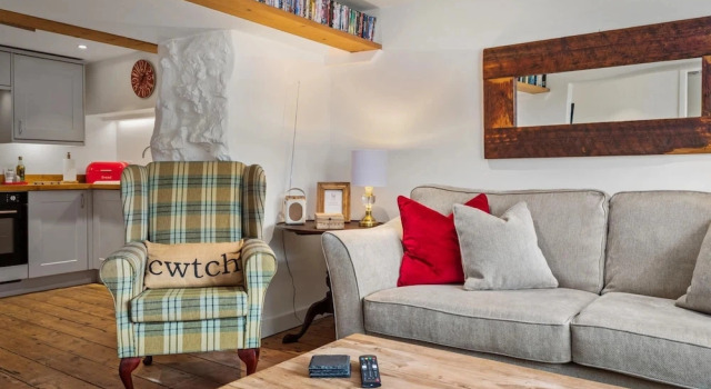 Коттедж The Cwtch Apartment - Sea Views Walk to Beach