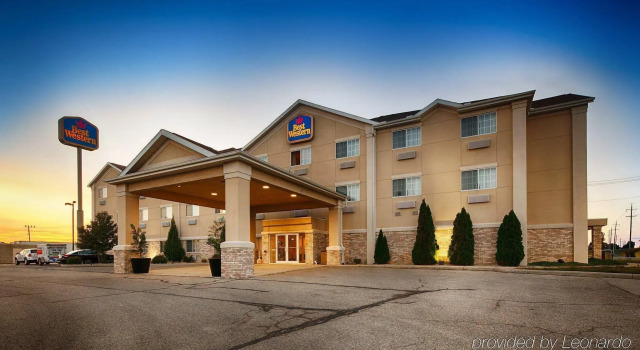 Best Western Plus Napoleon Inn & Suites, Rezerwuj Hotel Hotele w Napoleon z basenem, Basen