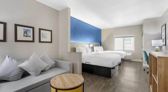Четырёхместный люкс Comfort Suites West Jacksonville