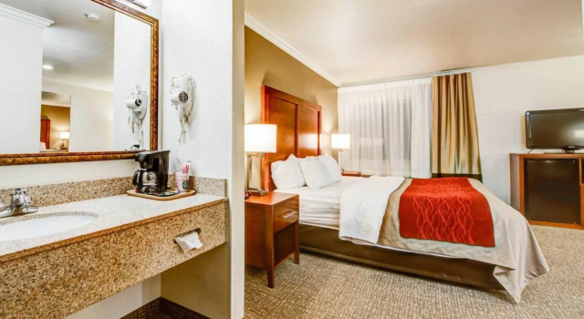 Люкс Comfort Inn Fontana
