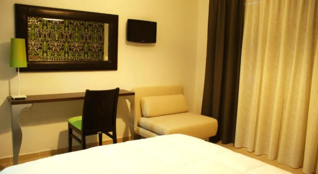 Двухместный номер Standard с балконом и с красивым видом из окна Doviros Hotel