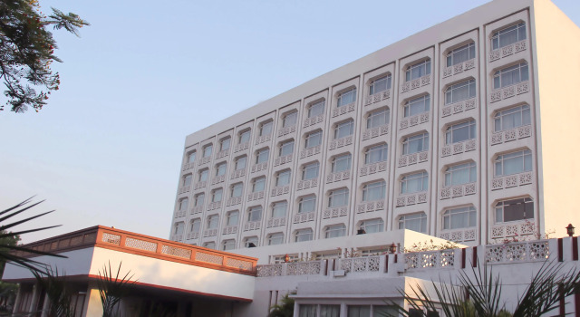 Tajview, Agra-IHCL SeleQtions, Забронировать Отель Отели Taj Ganj с бассейном, Бассейн