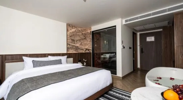 Номер Premier с видом на реку WE HOTEL RIVERFRONT