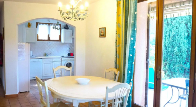 Holiday home with outdoor pool, Bédoin, Rezervasyon Otel Bedoin Mont Ventoux