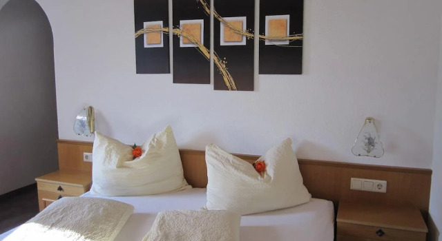Haus Arosa, Rezerwuj Hotel Hotele w Tyrol z parkingiem, Parking