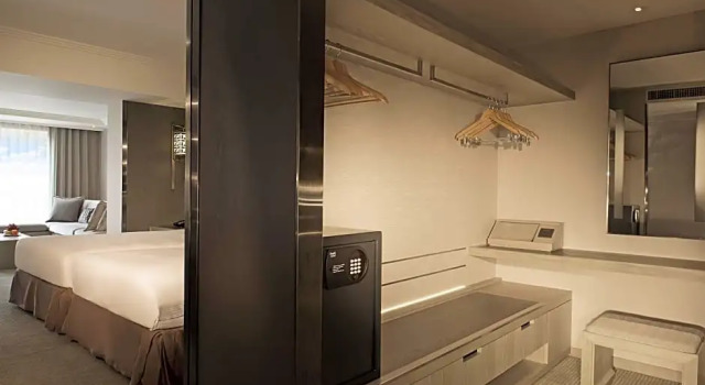 Номер Premier с балконом Regent Taipei