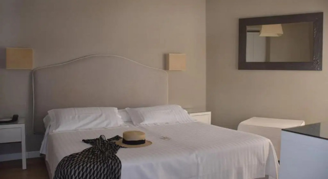 Run of House Hotel Ril