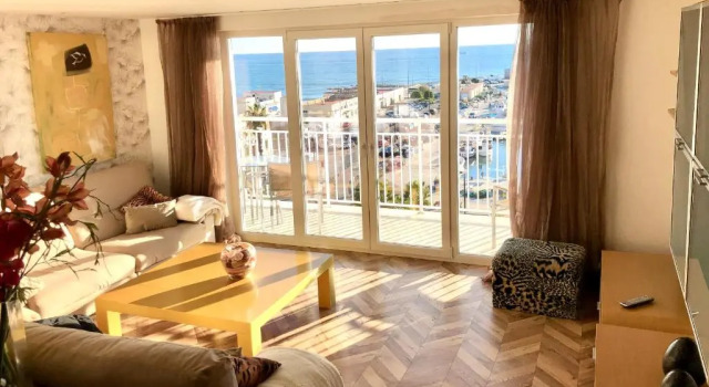 Апартаменты Lujoso apartamento en 1ª línea recién reformado