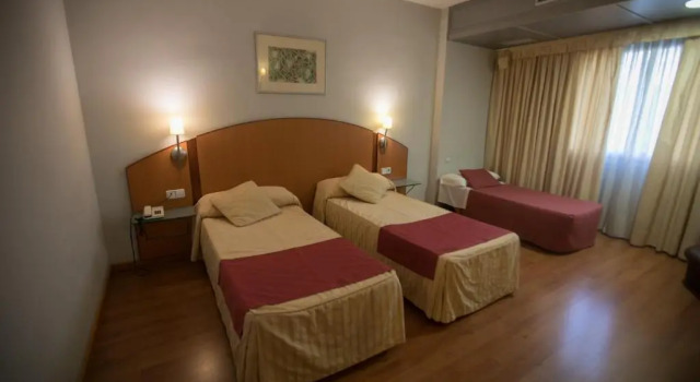 Трёхместный номер Standard Hotel Reconquista