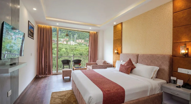 Номер Premium с балконом и с видом на горы Antillia Valley Resort
