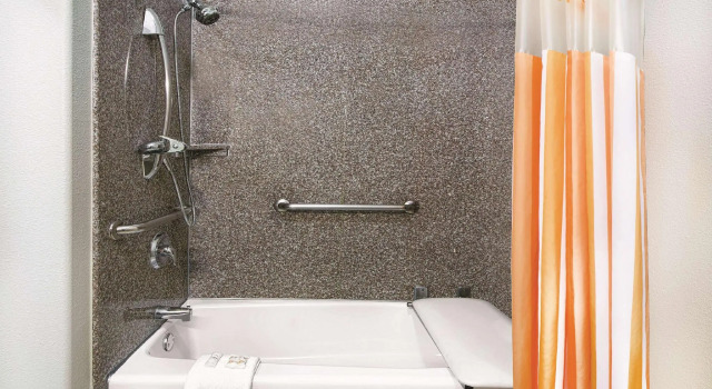 Двухместный номер Standard La Quinta Inn & Suites by Wyndham Mercedes Outlet Mall