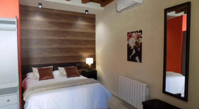 Студия с балконом Apartamentos Suite Puerta del Jerte