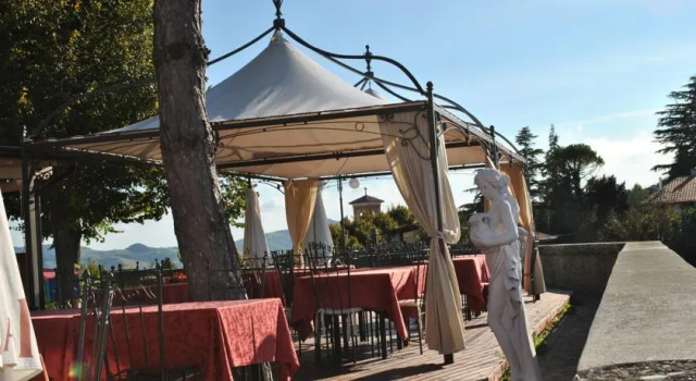 Locanda Malatesta, Boek Hotel Hotels in Monte Colombo met parkeren, Parkeren