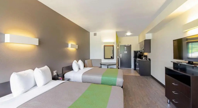 Четырёхместный номер Deluxe Studio 6 Austin Airport