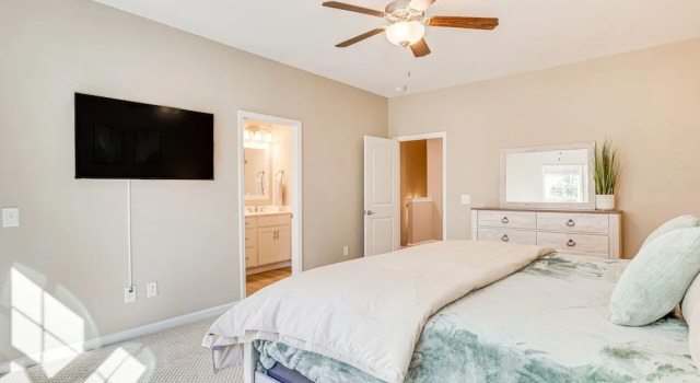 Coastal Beaufort Abode - Pool Access, Near Beaches