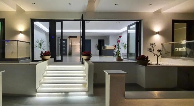 B&V rooms, Book Hotel Paralia 
