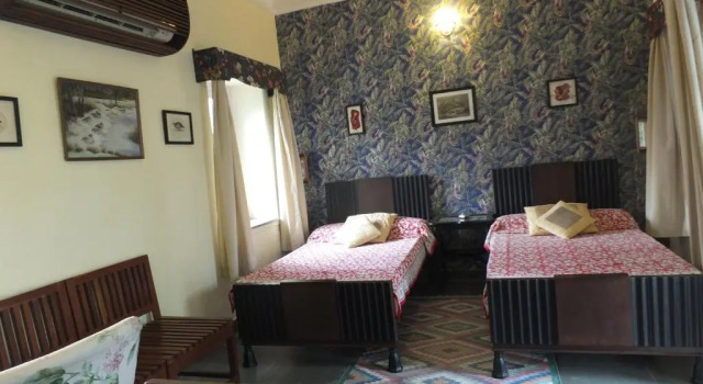 Udai Bilas Palace, Забронировать Отель Отели штата Раджастхана с парковкой, Парковка