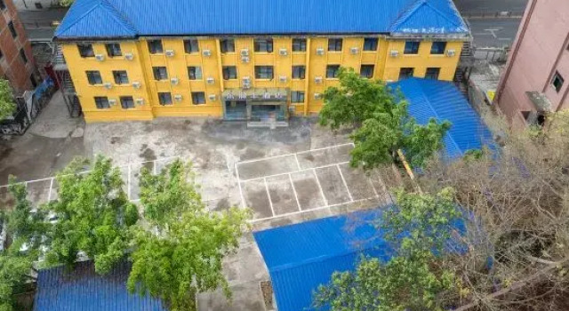Dongrunfeng Hotel (Zigong Caideng Park), Varaa Hotelli Hotellit Sichuan pysäköinnillä, Pysäköinti