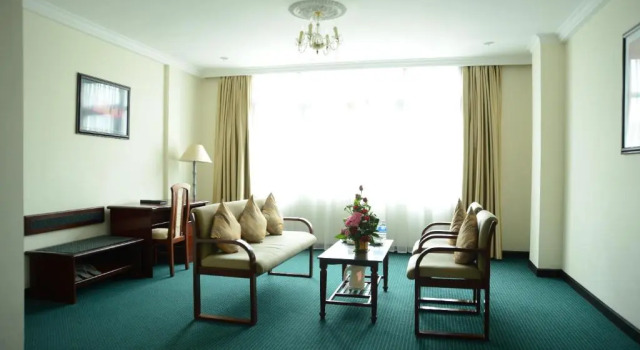 Люкс Saigontourane Hotel