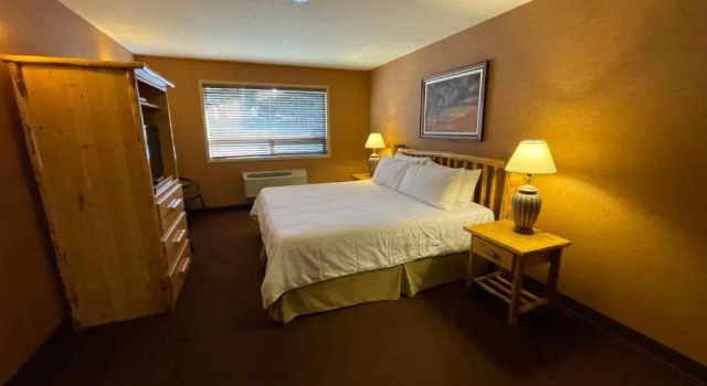 Люкс c 1 комнатой Elkwater Lake Lodge and Resort