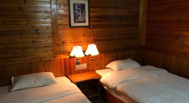 Люкс с 2 комнатами Yangchun Chundu Hot Spring Resort