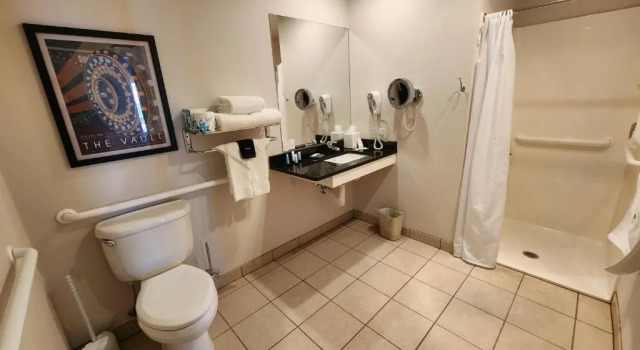 Номер Standard South Pier Inn