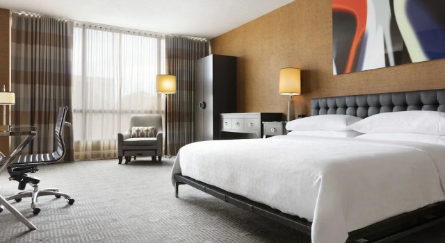 Sheraton Charlotte Hotel