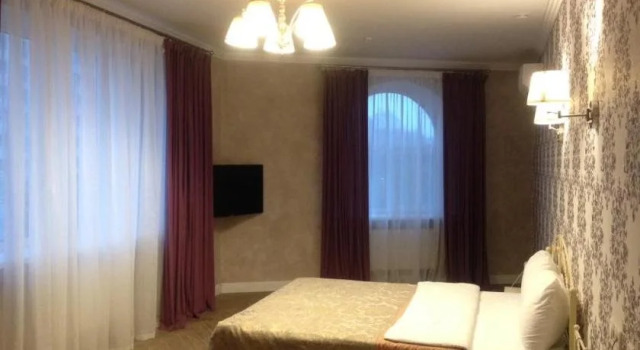 Hotel Ekvator, Rezervovat Hotel Hotely v Petrivske s parkováním, Parkování
