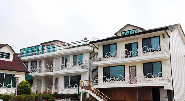 Taean Red Pension
