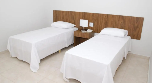 Трёхместный номер Superior Monte Castro Executive Hotel