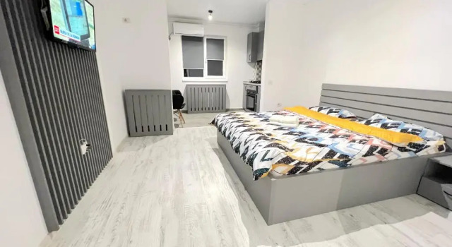 Luxury flat, Rezerwuj Hotel Hotele w Chiajna z basenem, Basen