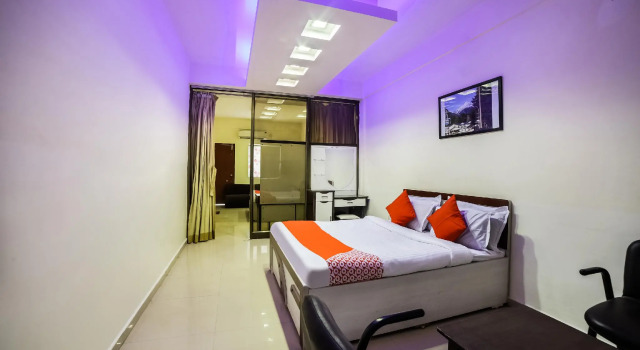 OYO 46123 Seven Days Hotel And Restaurants, Réserver Hôtel Mundra Gujarat
