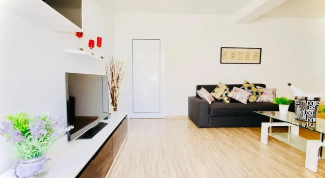 Big 2 Bedroom, XXL Pool, in Hearth of Ayia Napa