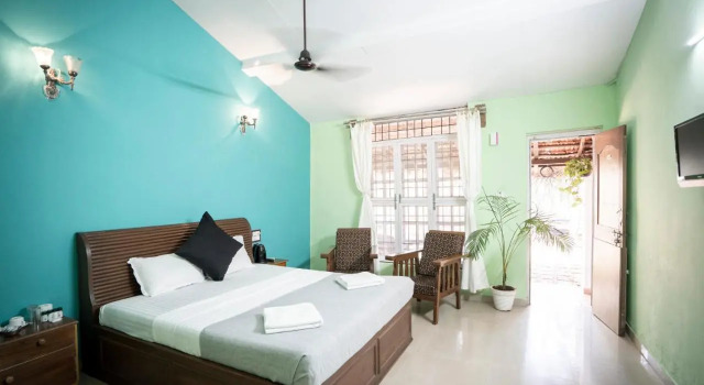 Crystal Goa Emerald Edition, Prenota Hotel Anjuna 