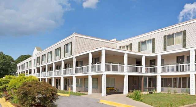 Двухместный люкс Baymont by Wyndham College Park Atlanta Airport South