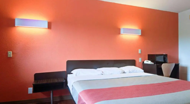 Номер Standard Days Inn by Wyndham Kansas City Northeast