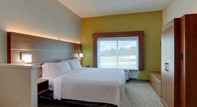 Люкс c 1 комнатой Holiday Inn Express Campbellsville by IHG