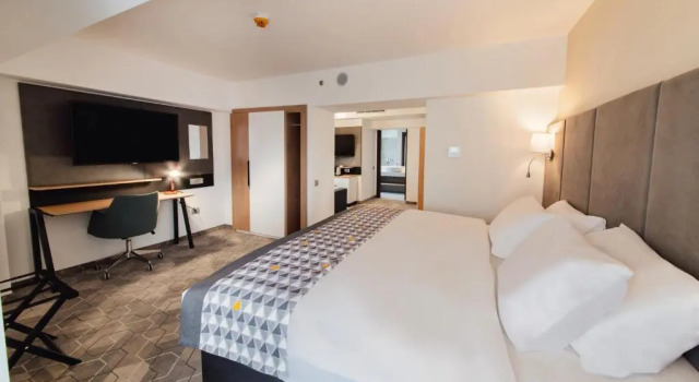 Двухместный люкс Отель Holiday Inn Bucharest - Times