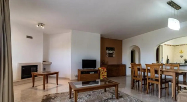 Farol House, Varaa Hotelli Porches Albufeira